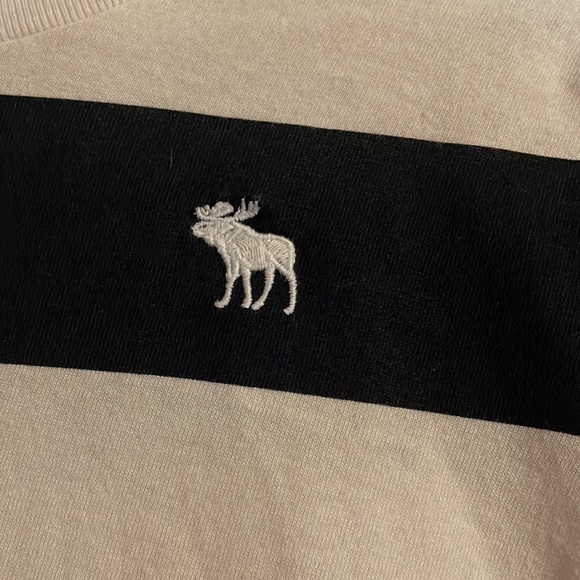 Abercrombie and kids shirt - Picture 3 of 3